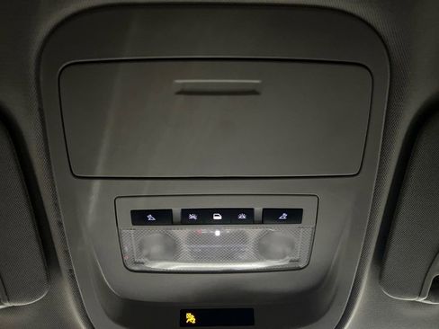 Used 2016 GMC Canyon SLE image 36