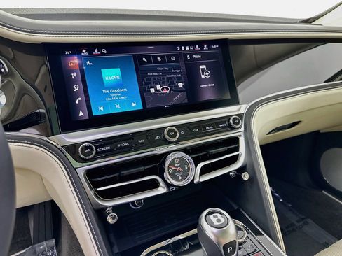 Used 2026 Bentley Flying Spur Plug-In Hybrid AWD/4WD image 15