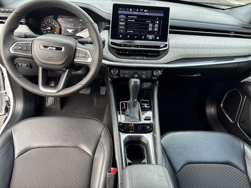 Used 2023 Jeep Compass Latitude image 20