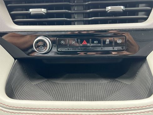 New 2026 Ford Explorer Active w/ Active Comfort Package image 6