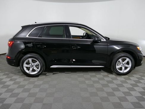 Used 2023 Audi Q5 2.0T Premium w/ Convenience Package AWD/4WD image 2