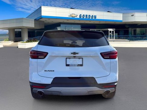 Used 2024 Chevrolet Blazer LT w/ Convenience Package image 4