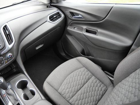 Used 2018 Chevrolet Equinox LT image 10