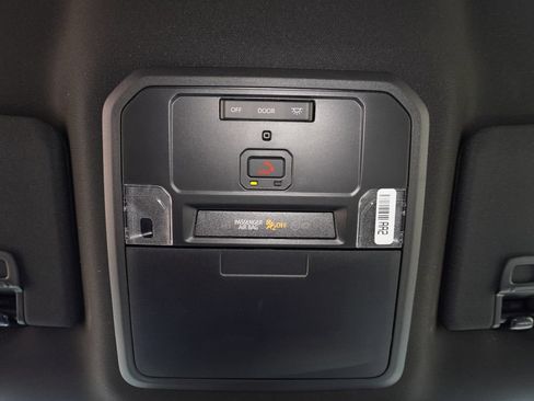 Certified 2026 Toyota Tacoma SR5 AWD/4WD image 18