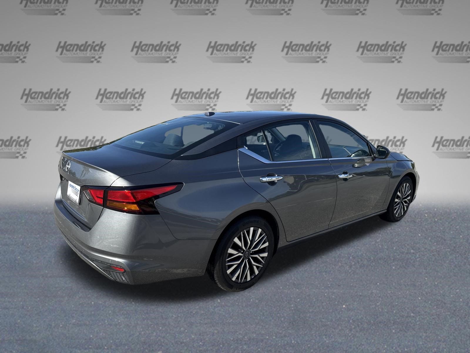 Used 2025 Nissan Altima 2.5 SV FWD image 9