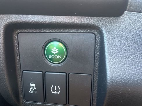 Used 2018 Honda HR-V EX image 21