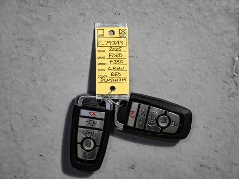 Used 2025 Ford F350 Platinum w/ FX4 Off-Road Package AWD/4WD image 62