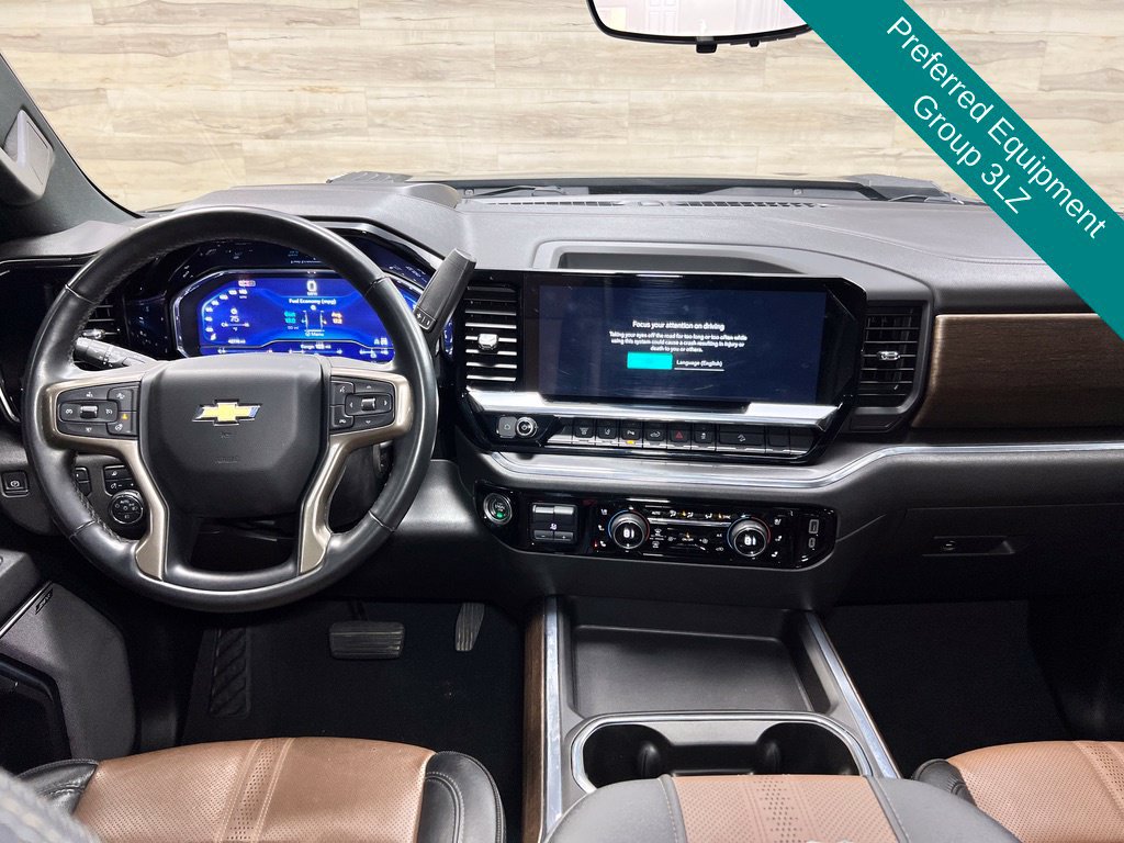 Used 2024 Chevrolet Silverado 3500 High Country w/ High Country Premium Package AWD/4WD image 2