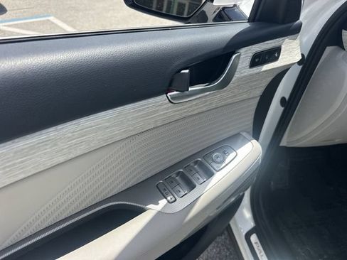 Certified 2025 Hyundai Palisade Calligraphy AWD/4WD image 17