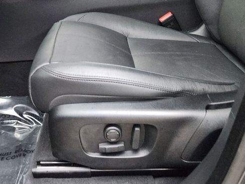 Certified 2026 Land Rover Range Rover Velar Dynamic SE image 24