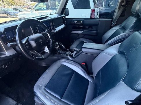 Used 2022 Ford Bronco Outer Banks AWD/4WD image 14