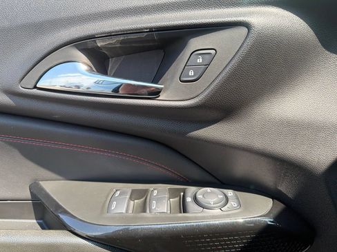 Used 2026 Chevrolet Trax RS w/ Sunroof Package FWD image 4