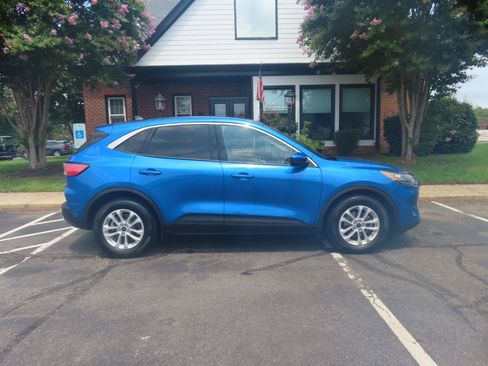 Used 2020 Ford Escape SE FWD image 9