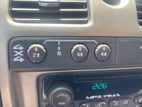 Used 2012 Chevrolet Colorado LT AWD/4WD image 31