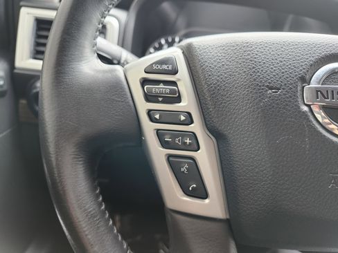 Used 2021 Nissan Titan SL w/ Moonroof Package AWD/4WD image 40