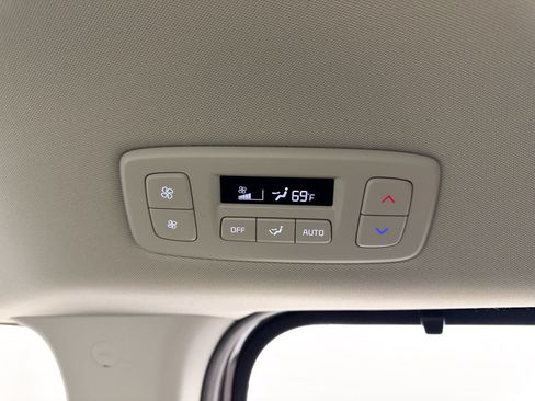 Certified 2025 Kia Carnival EX FWD image 33