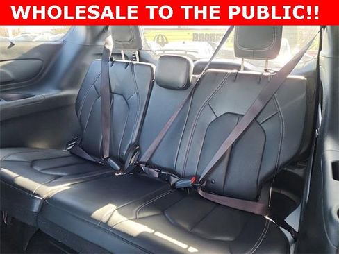 Used 2021 Chrysler Pacifica Touring-L w/ S Appearance Package image 14
