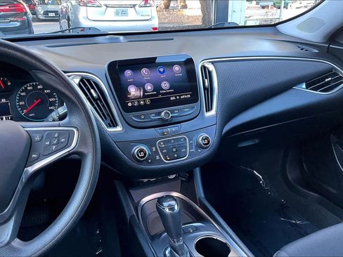 Used 2020 Chevrolet Malibu LT image 6