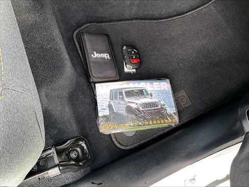 Used 2024 Jeep Wrangler Unlimited AWD/4WD image 20