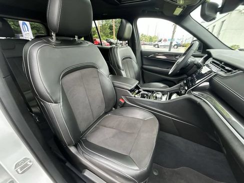 Used 2023 Jeep Grand Cherokee Altitude AWD/4WD image 25