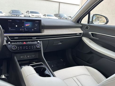 Used 2025 Hyundai Sonata Limited FWD image 22