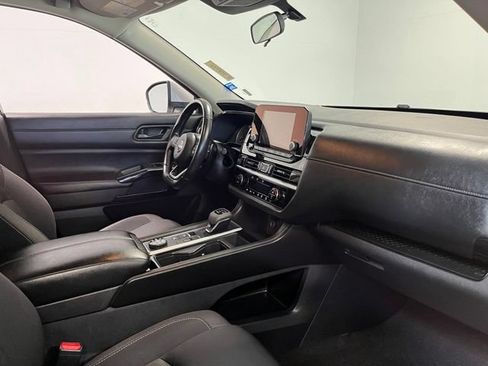 Used 2024 Nissan Pathfinder SV AWD/4WD image 10