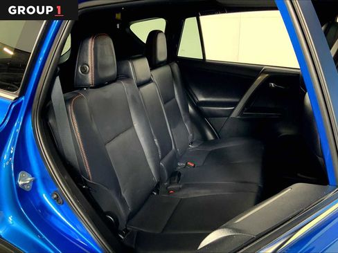 Used 2017 Toyota RAV4 SE image 19