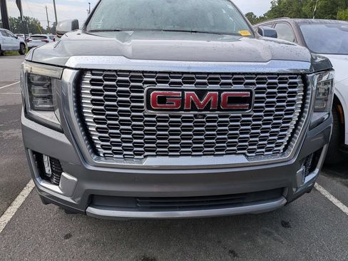 Used 2021 GMC Yukon XL Denali w/ Denali Premium Package AWD/4WD image 15