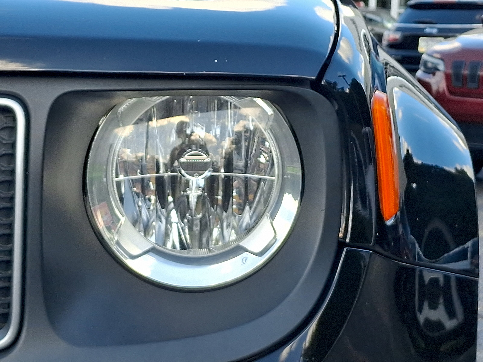 Certified 2023 Jeep Renegade Latitude AWD/4WD image 9