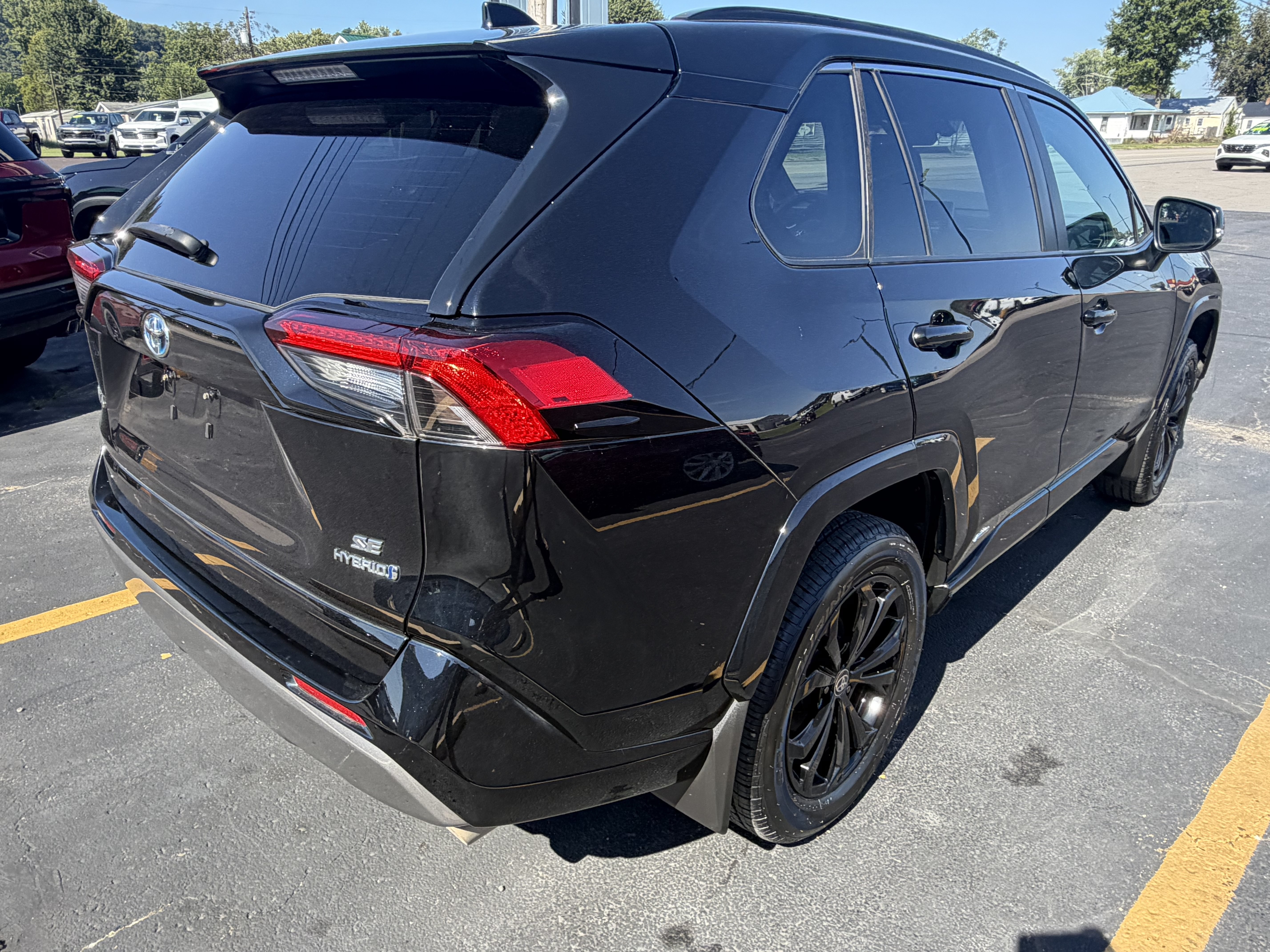 Used 2024 Toyota RAV4 SE w/ Convenience Package AWD/4WD image 8
