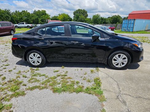 Used 2024 Nissan Versa S w/ Trunk Package FWD image 17