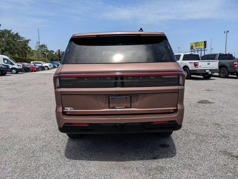 Used 2025 Lincoln Navigator Black Label AWD/4WD image 5