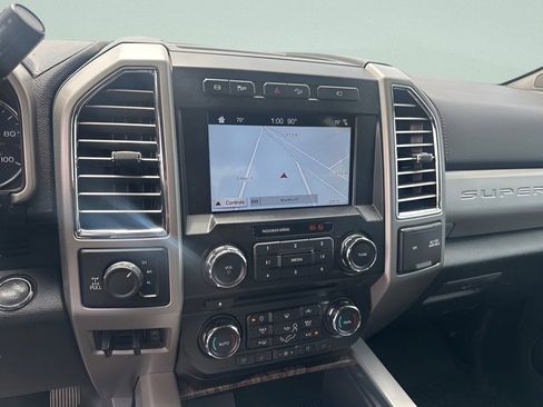 Used 2017 Ford F250 Lariat w/ Lariat Ultimate Package AWD/4WD image 23