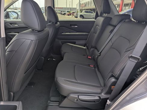 New 2026 Nissan Pathfinder SL FWD image 8