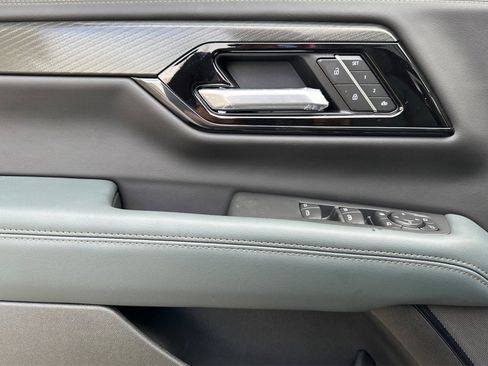 New 2026 GMC Yukon XL AT4 w/ AT4 Premium Plus Package image 9