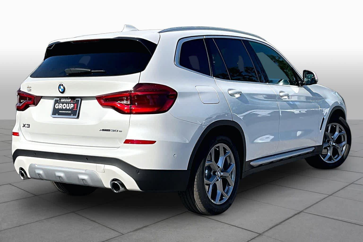 Used 2021 BMW X3 xDrive30e w/ Executive Package AWD/4WD image 13