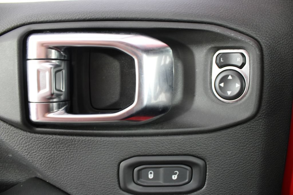 Used 2025 Jeep Wrangler Unlimited Sahara AWD/4WD image 14