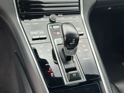 Used 2022 Porsche Panamera 4 AWD/4WD image 17