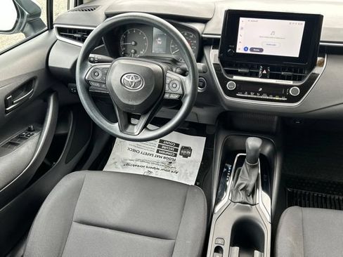 Used 2024 Toyota Corolla LE w/ LE Convenience Package FWD image 39