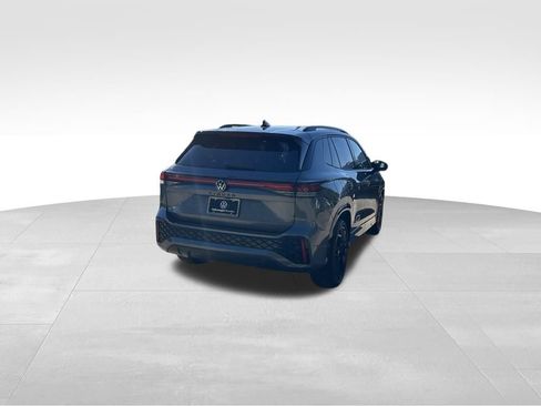 New 2026 Volkswagen Tiguan SE R-Line FWD image 5