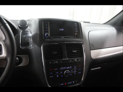 Used 2019 Dodge Grand Caravan GT FWD image 9