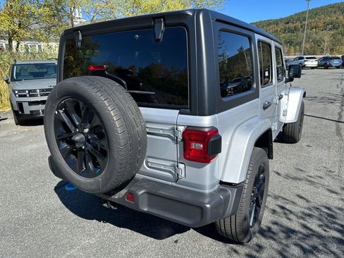 Used 2023 Jeep Wrangler Unlimited Sahara image 5