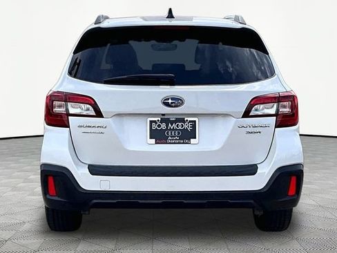 Used 2019 Subaru Outback 3.6R Touring AWD/4WD image 4