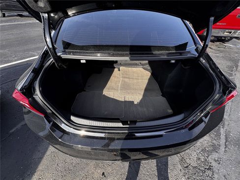 Used 2025 Chevrolet Malibu LT FWD image 9