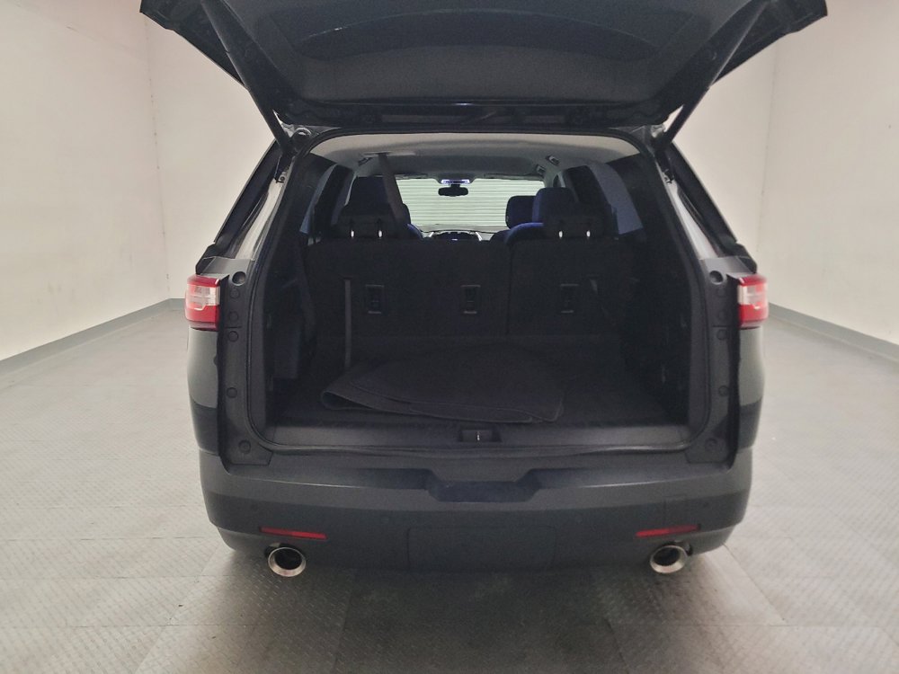 Used 2021 Chevrolet Traverse LT FWD image 29