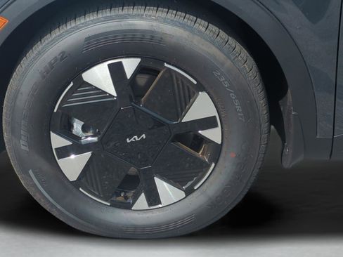 New 2026 Kia Sportage LX FWD image 24