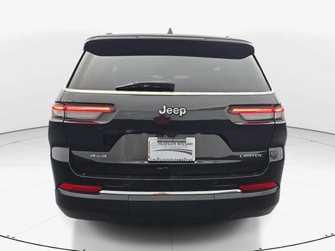 Used 2023 Jeep Grand Cherokee L Limited AWD/4WD image 9