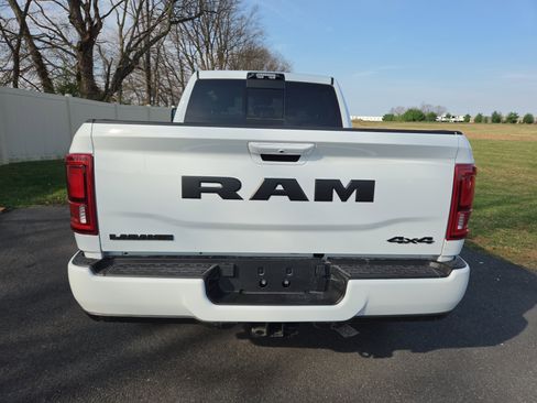 New 2026 RAM 2500 Laramie AWD/4WD image 13
