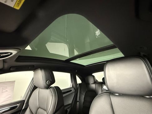Certified 2026 Porsche Macan AWD/4WD image 30