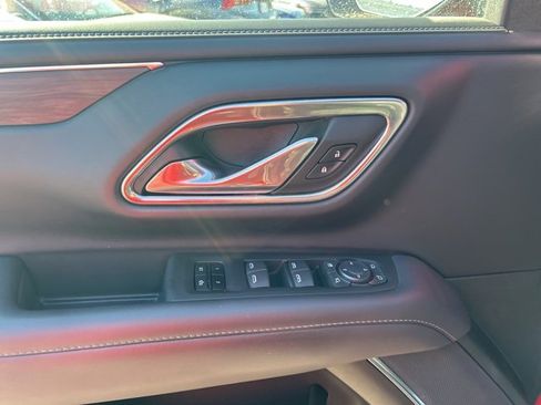 Used 2022 Chevrolet Tahoe Z71 w/ Luxury Package image 11